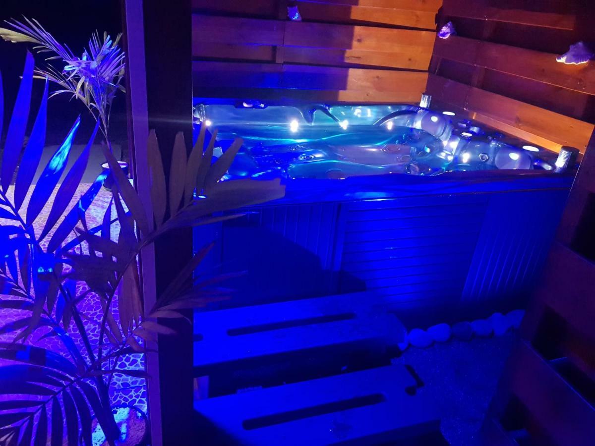 סנט-רוז L'Alizee & Spa Jacuzzi Privatif Haut De Gamme מראה חיצוני תמונה