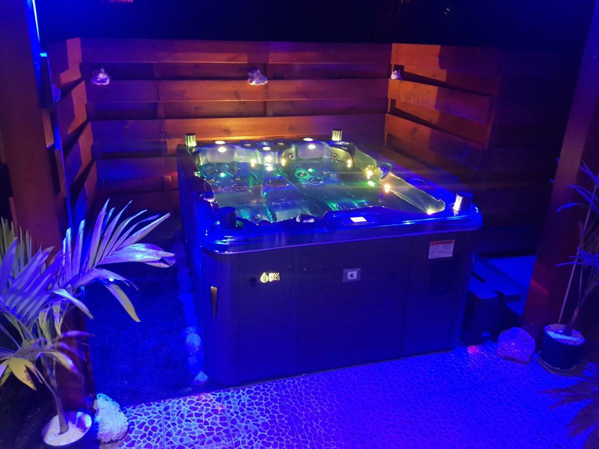סנט-רוז L'Alizee & Spa Jacuzzi Privatif Haut De Gamme מראה חיצוני תמונה